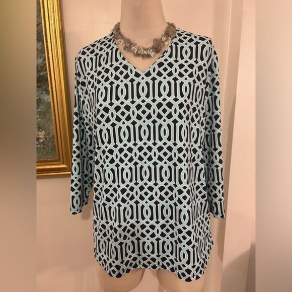 LuluB NWOT blue print long sleeve top size XL - Picture 1 of 5